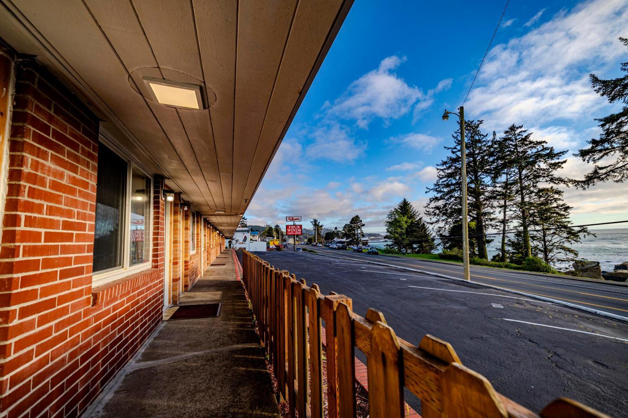 Four Winds Motel Depoe Bay Exteriör bild